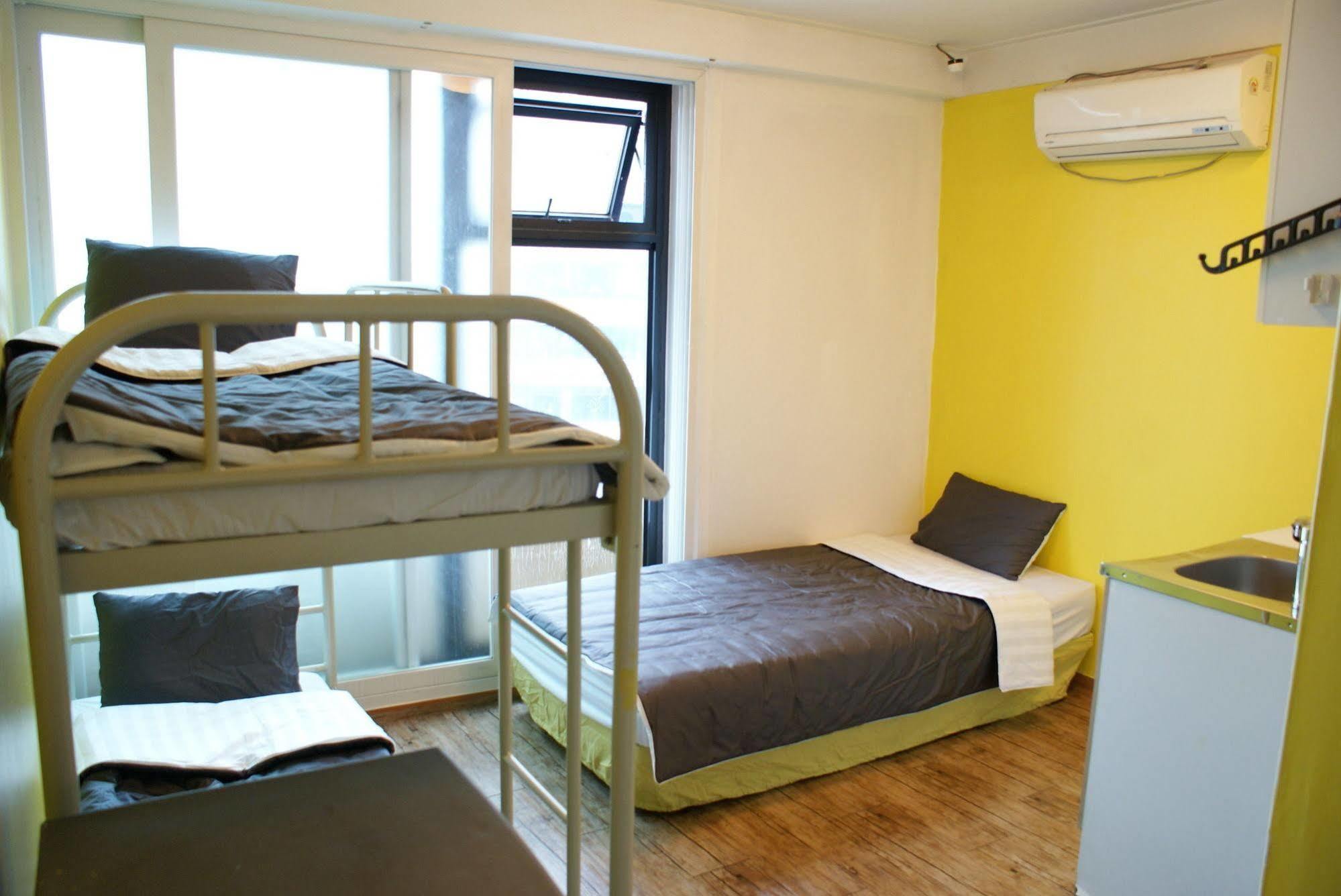 J Guesthouse Seul Esterno foto