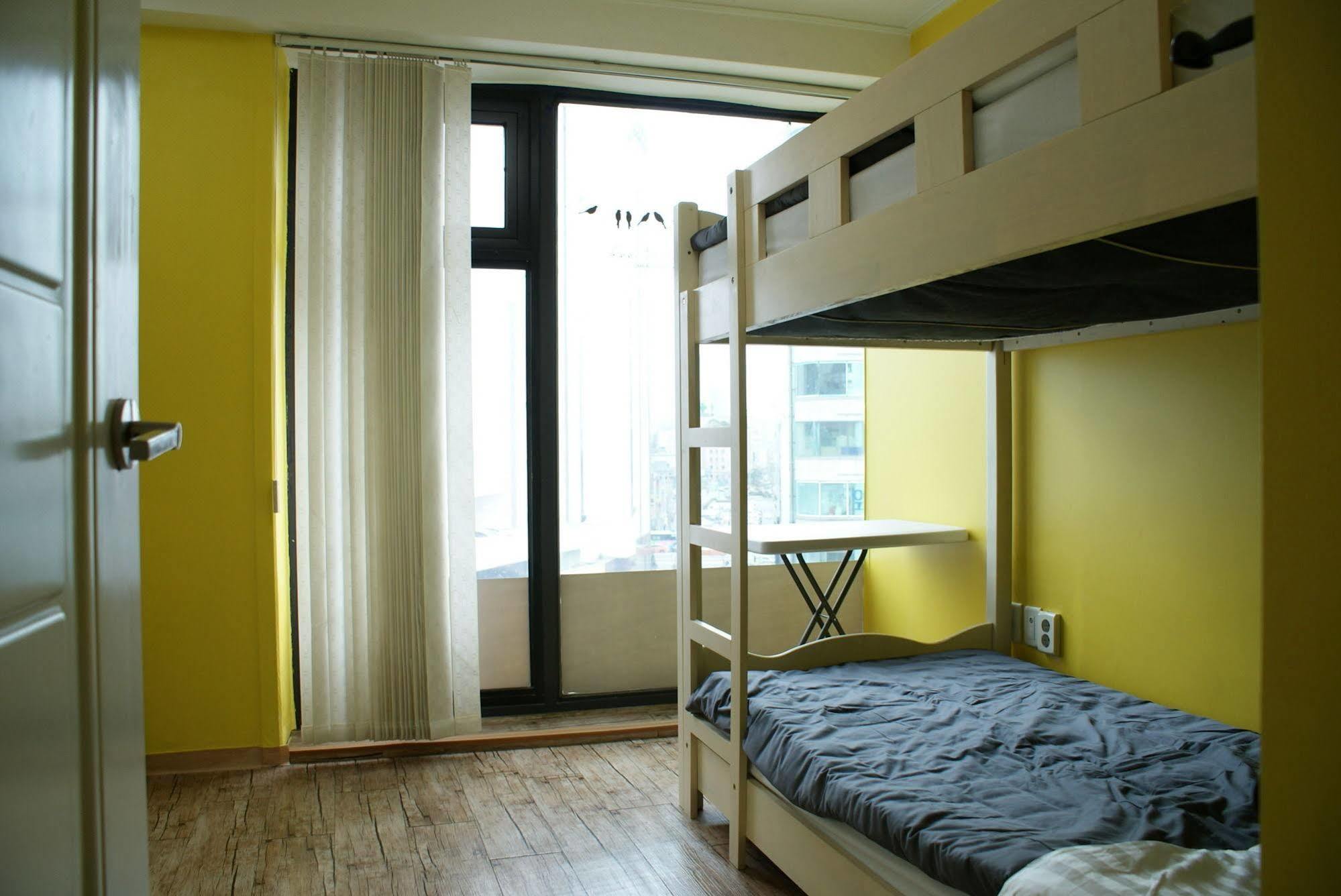 J Guesthouse Seul Esterno foto